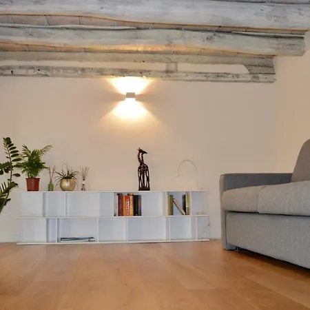Apartment Bright And Silent Near Two Towers *