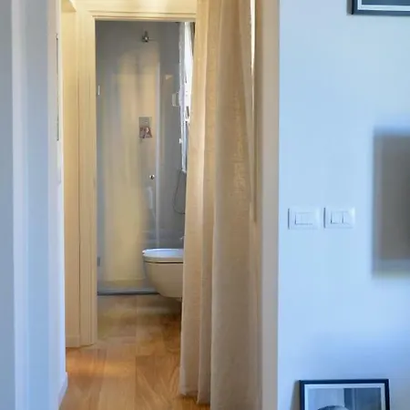 Apartment Bright And Silent Near Two Towers