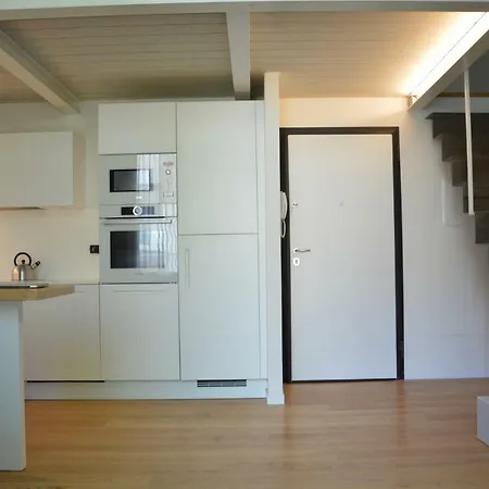 Apartment Bright And Silent Near Two Towers *