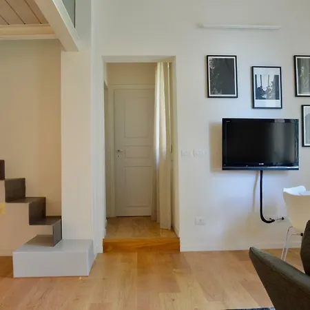 Bright And Silent Near Two Towers Bolonia